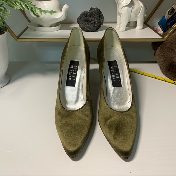 Stuart Weitzman Green Satin Heels with Classic Design - Picture 2 of 5